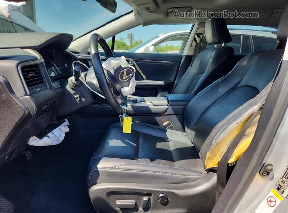 2T2ZZMCA5JC115642 2018 LEXUS RX Серебряный Вид панели приборов