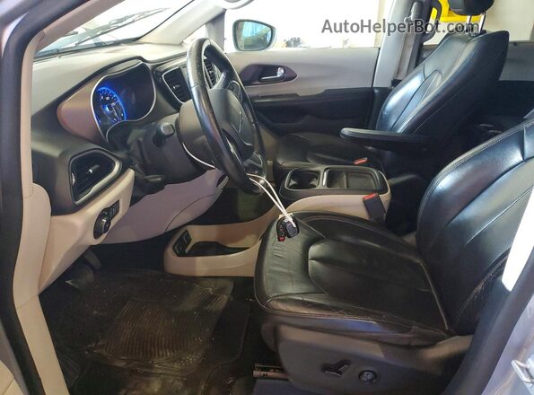 2C4RC1BG4JR110829 2018 CHRYSLER PACIFICA Серебряный Вид панели приборов