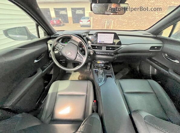 JTHX6JBH5R2186091 2024 LEXUS UX Black Dashboard view