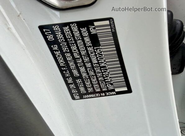 WP1AA2A21JKA02261 2018 PORSCHE CAYENNE Белый Вид задней части салона
