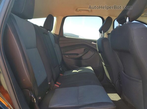 1FMCU0GD5KUA06877 2019 FORD ESCAPE Черный Вид задней части салона