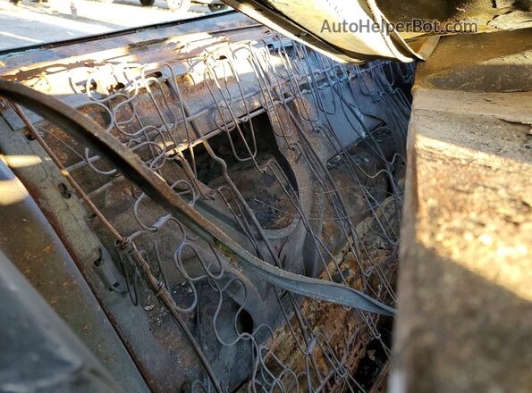 223378U104165 1968 PONTIAC FIREBIRD Пожар Вид задних сидений