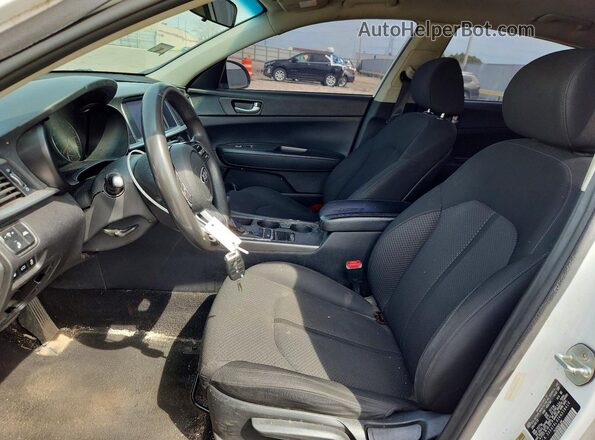 5XXGT4L32KG338410 2019 KIA OPTIMA Белый Вид панели приборов