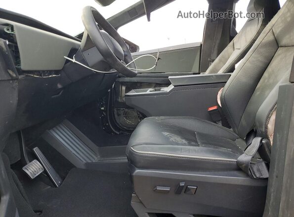 7G2CEHEE4SA062128 2025 TESLA CYBERTRUCK Gold წინა პანელის ხედი