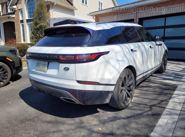 SALYL2RV5JA769750 2018 LAND ROVER RANGE ROVER Белый Вид спереди