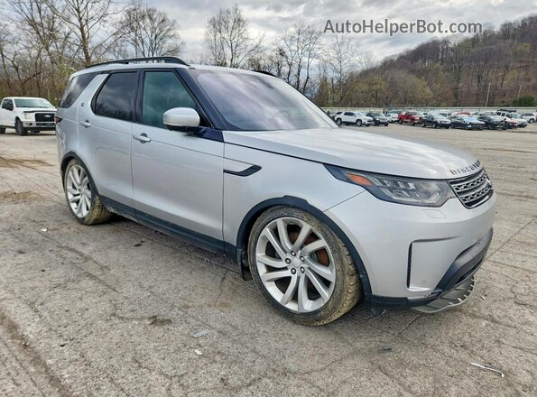 SALRHBBK9HA023169 2017 LAND ROVER DISCOVERY Серебряный Вид спереди