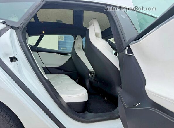 5YJSA1E25HF199047 2017 TESLA MODEL S Белый Вид салона спереди
