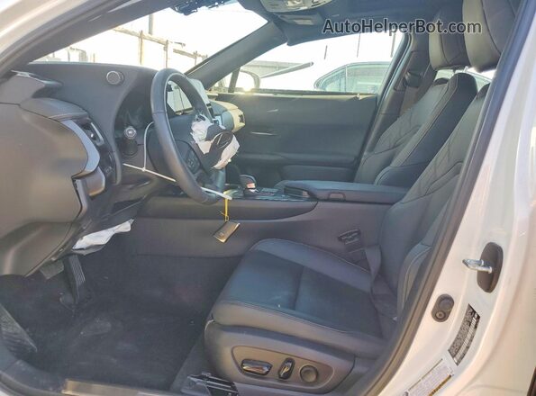 JTHYBJAH4S2017915 2025 LEXUS UX Белый Вид панели приборов