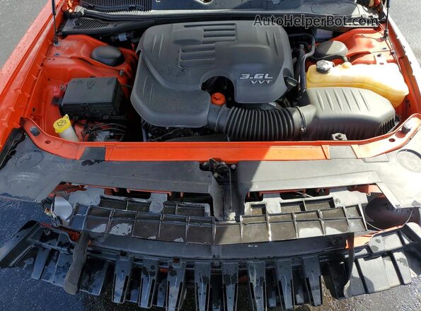 2C3CDZJG5KH607161 2019 DODGE CHALLENGER Orange Widok komory silnika
