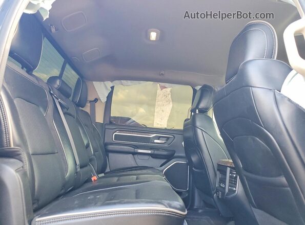1C6SRFJM8LN201694 2020 RAM 1500 Black Widok wnętrza z tyłu