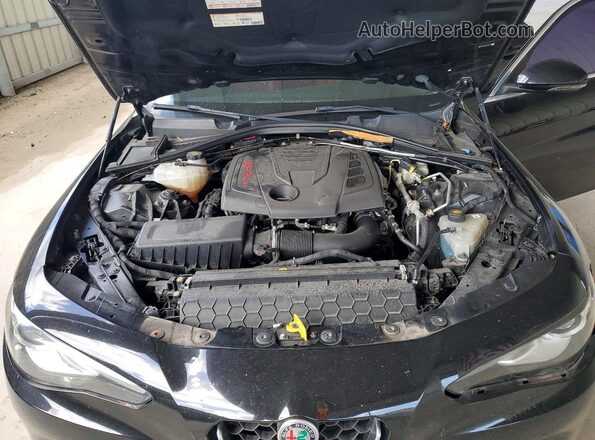 ZARFAEBN1J7593122 2018 ALFA ROMEO GIULIA Черный Вид подкапотного пространства