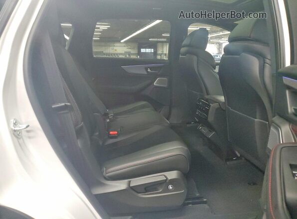 5J8YE1H00TL005735 2026 ACURA MDX Белый Вид задней части салона