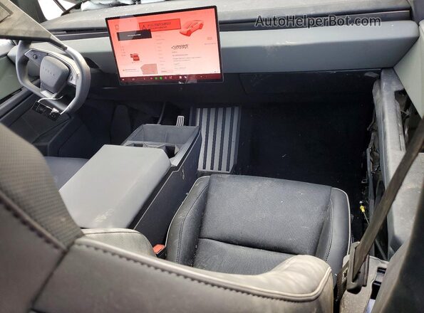 7G2CEHEE4SA062128 2025 TESLA CYBERTRUCK Gold ხელსაწყოთა პანელის ხედი