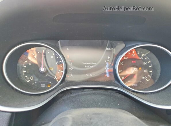 3C4NJCBB5JT256996 2018 JEEP COMPASS Charcoal Widok tylnych siedzeń