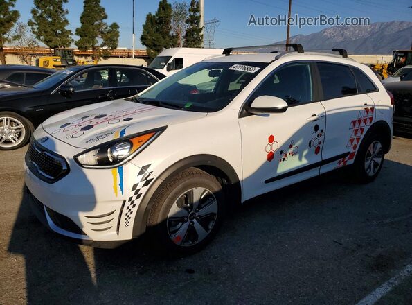 KNDCB3LC2K5284266 2019 KIA NIRO Белый Передняя левая четверть