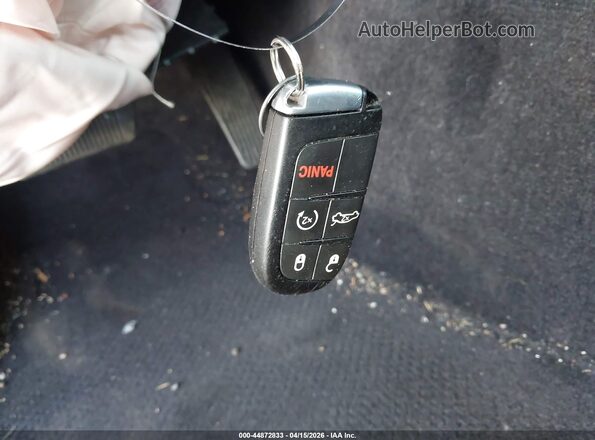 2C3CCAAG3JH211412 2018 CHRYSLER 300 Серый Вид панели приборов