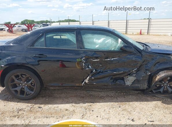 2C3CCAAG3PH684154 2023 CHRYSLER 300 Black უკანა სალონის ხედი