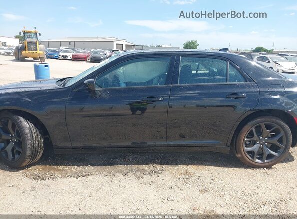 2C3CCAAG3PH684154 2023 CHRYSLER 300 Black სალონის 360-გრადუსიანი ხედი