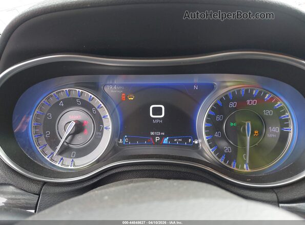 2C3CCAAG9JH332039 2018 CHRYSLER 300 Красный Вид задних сидений