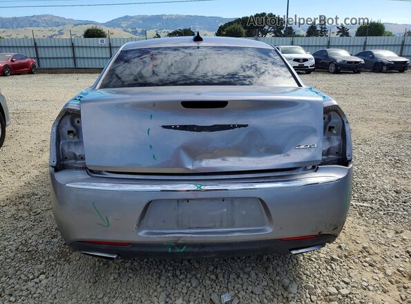2C3CCAAGXGH219399 2016 CHRYSLER 300 Серебряный Вид сзади