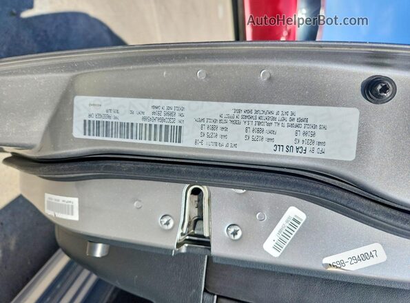 2C3CCABG0JH245080 2018 CHRYSLER 300 Серебряный Вид подкапотного пространства