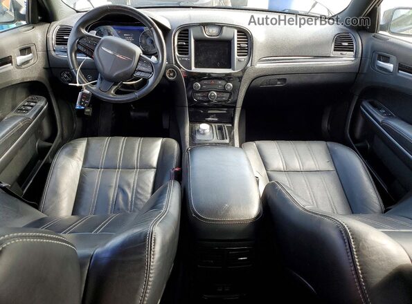 2C3CCABG1KH565980 2019 CHRYSLER 300 Серый Вид панели приборов