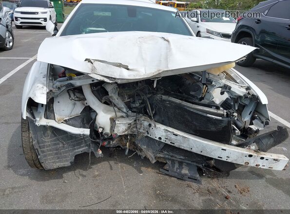 2C3CCABG2JH243833 2018 CHRYSLER 300 White Вид спереду