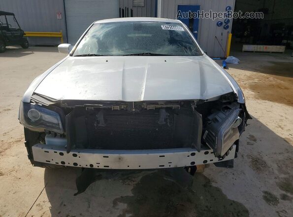 2C3CCABG8MH537046 2021 CHRYSLER 300 Серебряный Вид спереди