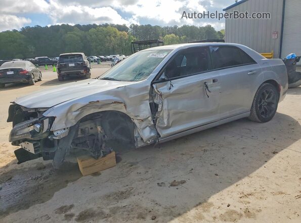 2C3CCABG8MH537046 2021 CHRYSLER 300 Серебряный Передняя левая четверть