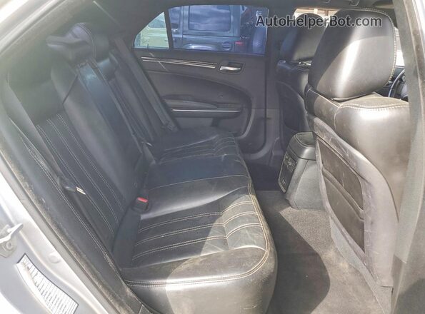2C3CCABG8MH537046 2021 CHRYSLER 300 Серебряный Вид задних сидений