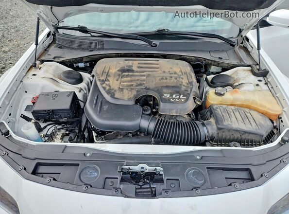 2C3CCABG9MH554311 2021 CHRYSLER 300 White უკანა სალონის ხედი