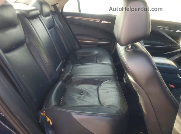 2C3CCARG8HH580331 2017 CHRYSLER 300 Blue Հետևի նստատեղերի տեսք