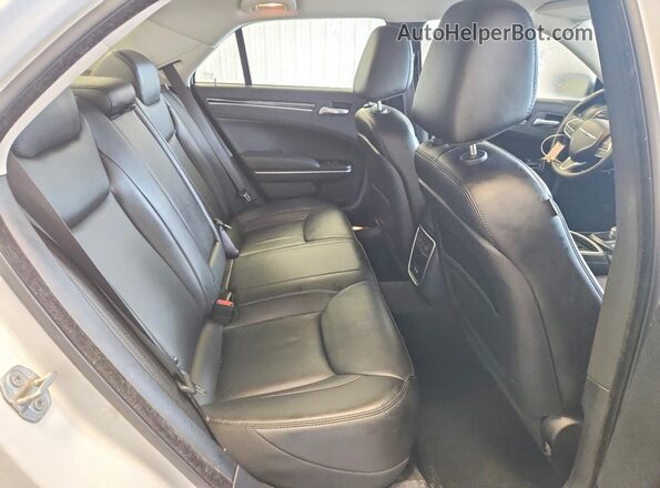 2C3CCASG1PH620760 2023 CHRYSLER 300 White Rear seats view