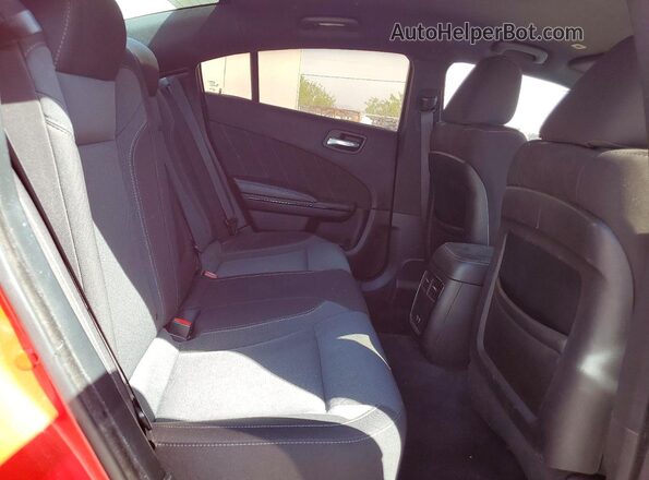 2C3CDXCT2HH560761 2017 DODGE CHARGER Red Vista de los asientos traseros
