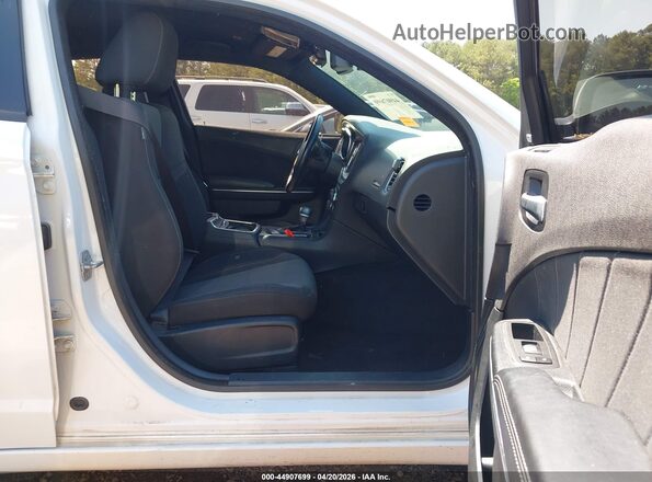2C3CDXCT4HH583779 2017 DODGE CHARGER White Widok wnętrza z przodu