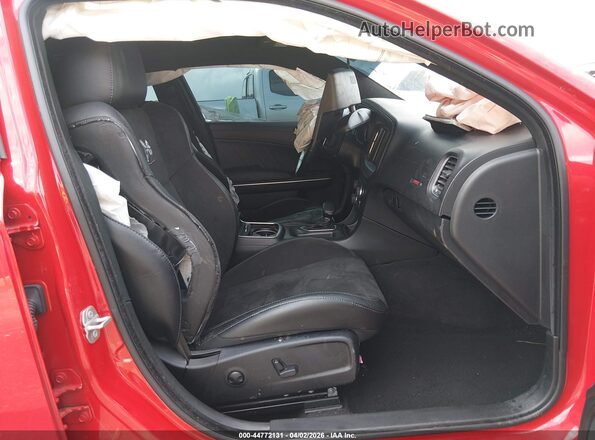 2C3CDXGJXPH650831 2023 DODGE CHARGER Красный Вид салона спереди