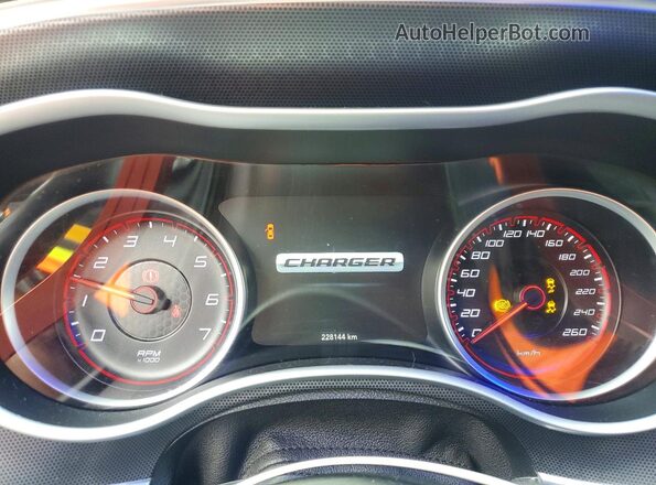 2C3CDXHG8HH638410 2017 DODGE CHARGER Красный Вид щитка приборов