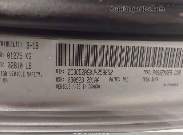 2C3CDZAG0JH258652 2018 DODGE CHALLENGER Gray Vista del compartimento del motor