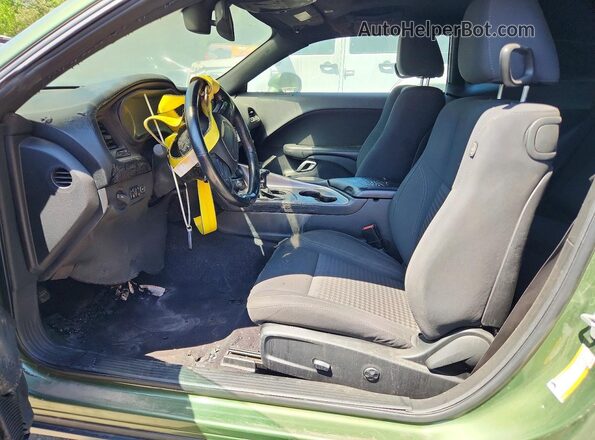 2C3CDZAG6KH570962 2019 DODGE CHALLENGER Зеленый Вид салона спереди