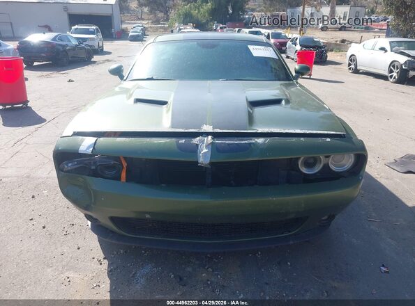 2C3CDZAG7JH287355 2018 DODGE CHALLENGER Зеленый Вид задней части салона
