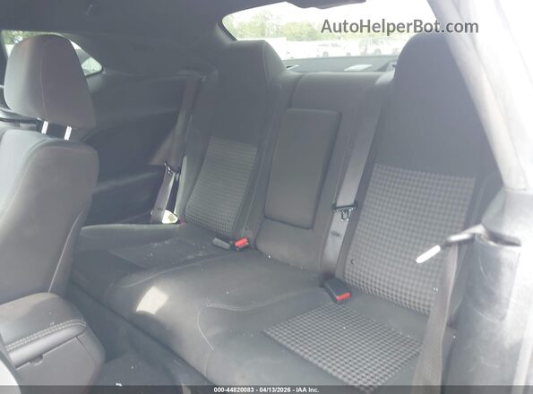 2C3CDZAG7KH632529 2019 DODGE CHALLENGER Red Widok naklejki z numerem VIN