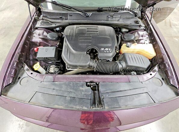 2C3CDZAG9MH586981 2021 DODGE CHALLENGER Фиолетовый Вид задней части салона