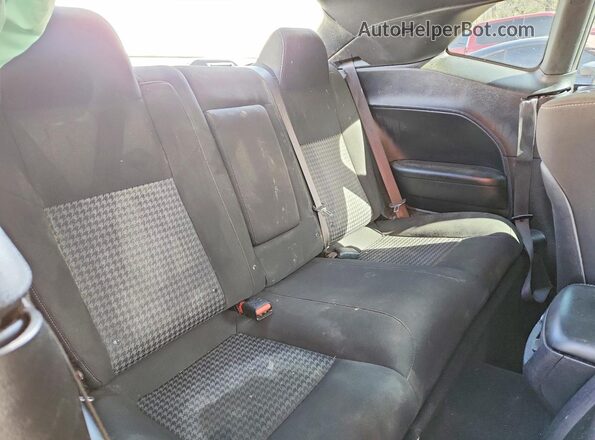 2C3CDZBT3MH567466 2021 DODGE CHALLENGER Серебряный Вид задних сидений