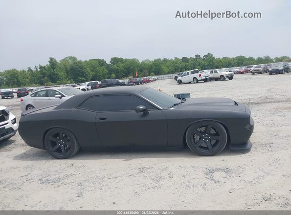 2C3CDZC93JH338946 2018 DODGE CHALLENGER Черный Вид задней части салона