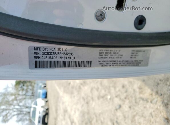 2C3CDZFJ5PH582595 2023 DODGE CHALLENGER Two Tone Widok komory silnika