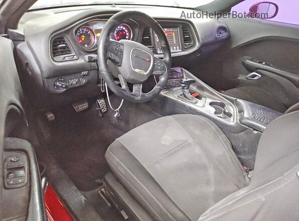 2C3CDZFJ9GH305447 2016 DODGE CHALLENGER Красный Вид панели приборов
