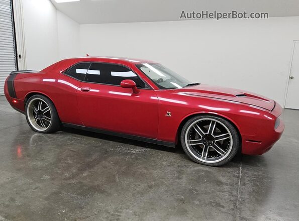 2C3CDZFJ9GH305447 2016 DODGE CHALLENGER Красный 