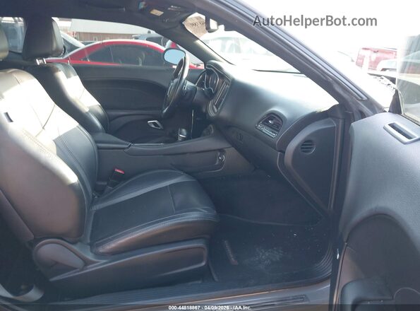 2C3CDZGG4HH636778 2017 DODGE CHALLENGER Серый Вид салона спереди