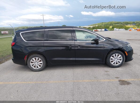 2C4RC1AGXLR264255 2020 CHRYSLER VOYAGER Черный Панорамный вид салона 360°