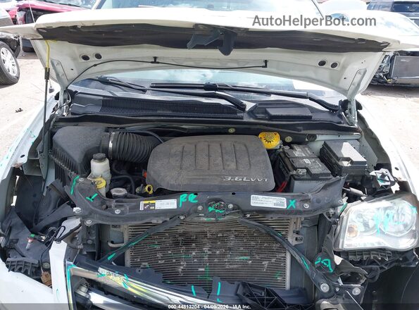 2C4RC1BG7GR300780 2016 CHRYSLER TOWN & COUNTRY White უკანა ხედი